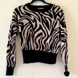 525 black pink animal print pattern cropped Crewneck sweater
